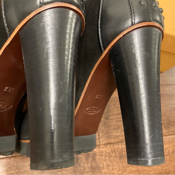Tod’s Tall Suede boots - Picture 12 of 16